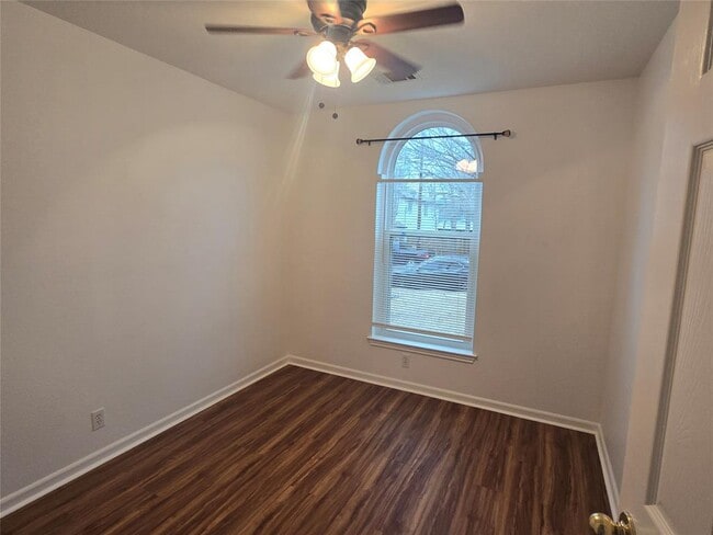 Building Photo - 103 Hummingbird Ct