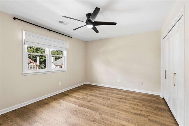 Building Photo - 1181 Alexandria Ct NE