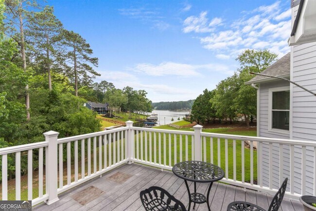 Building Photo - 1060 Old Rock Rd