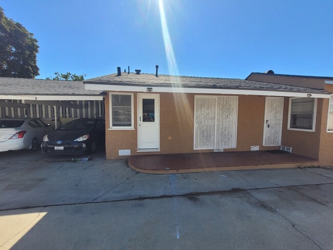 Building Photo - 10916 Acacia Ave