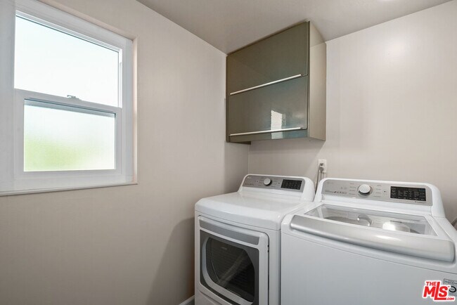 Building Photo - 4710 La Villa Marina