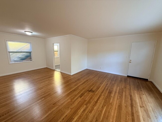 Building Photo - 816 Cowper St