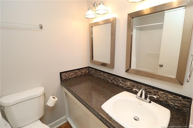 Building Photo - 1009 Dogwood Ln