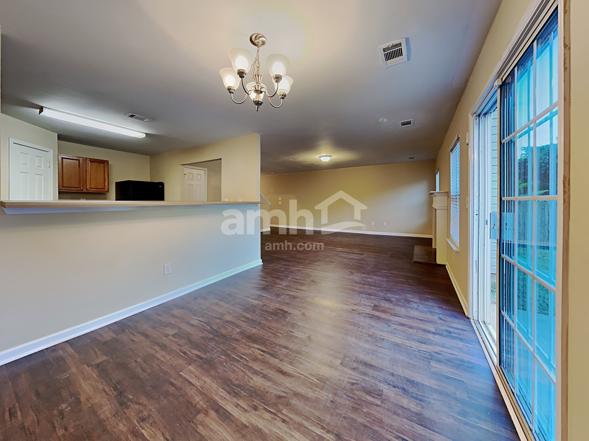 Building Photo - 2920 Mayfair Dr