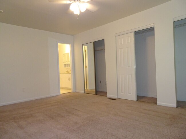 Building Photo - 118H Chippenham Dr
