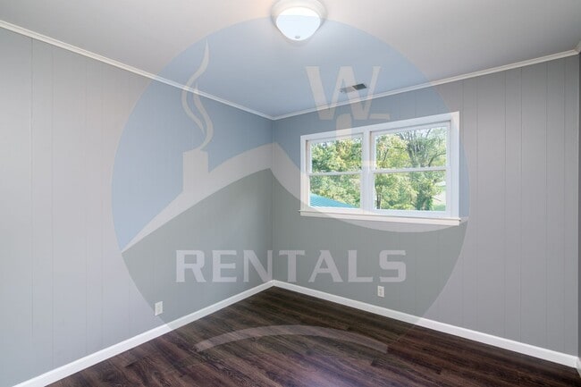 Building Photo - Beautifully remodeled 4 bedroom 2 bath hom...