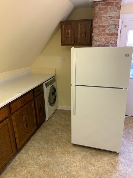 Building Photo - 501 Shore Rd