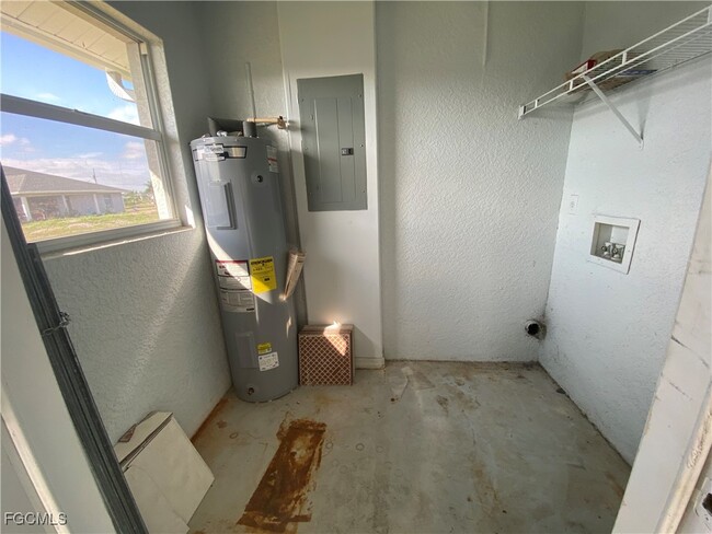 Building Photo - 4543 20th St SW