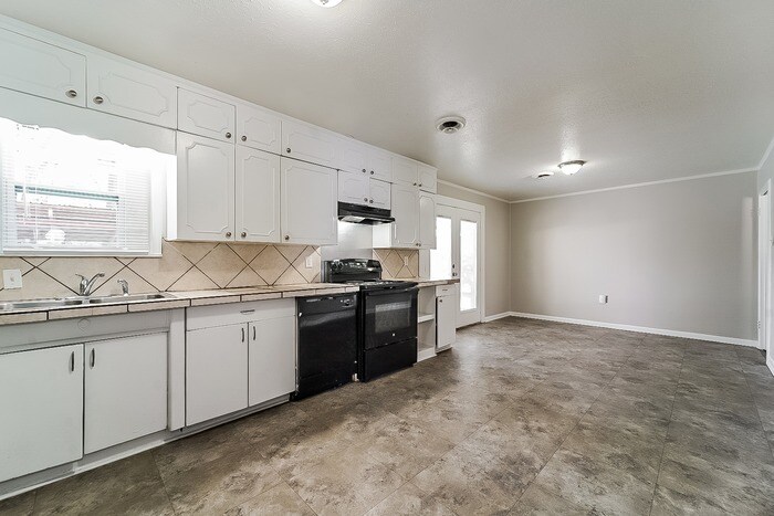 Building Photo - 234 Valley Vista Dr