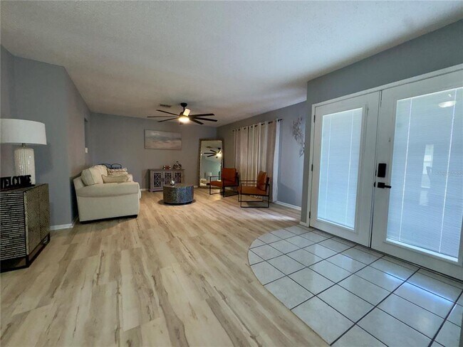 Building Photo - 13543 Longwood Ave