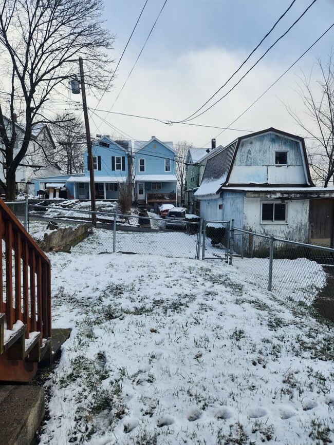 Building Photo - 2015 12th Ave