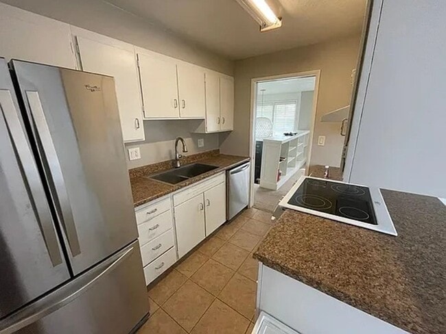 Building Photo - 4367 S Gordon Ln