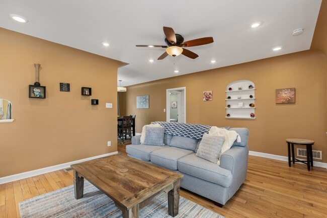 Building Photo - 1411 W Fort St