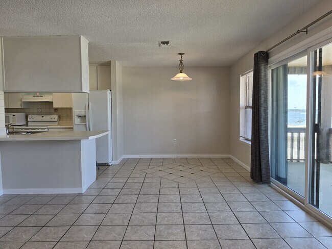 Building Photo - 1448 Tina Dr