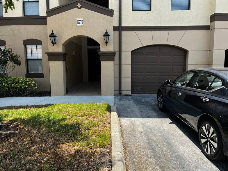 Building Photo - 12975 Positano Cir