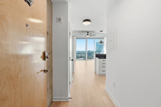 Building Photo - Sought after 1 bedroom on the 29TH FLOOR in the heart of Buckhead!