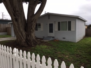 Primary Photo - Cute Seaside Home