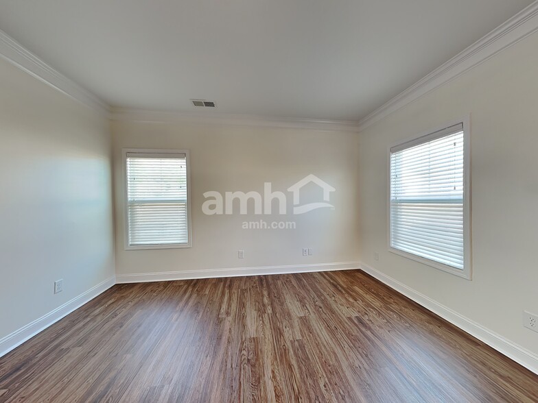 Building Photo - 564 Whitebark Ln