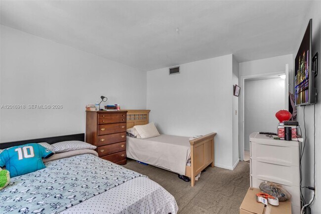 Building Photo - 7400 Miami Lakes Dr