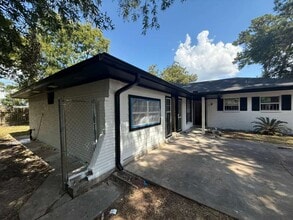 Building Photo - BEAUTIFUL HOME IN HOUSTON. MOVE IN READY!.