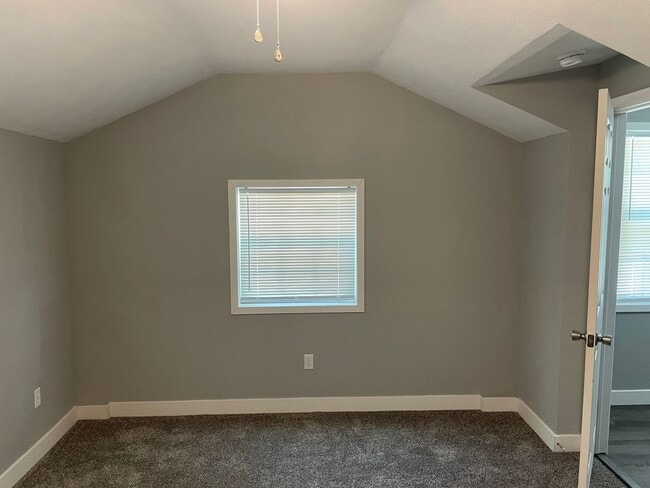 Building Photo - PRE-LEASING! Beautiful 3 Bedroom 2 Bath 2 Living Areas + Detached 1 Car Garage/ Workshop