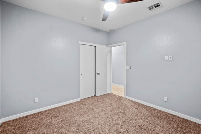 Building Photo - 13847 Sandy Pne Wy