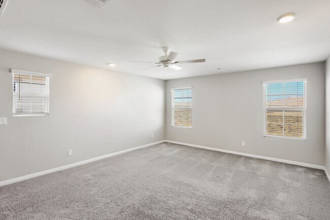 Building Photo - 5 Bedroom Home In Inspirada With Bed And F...