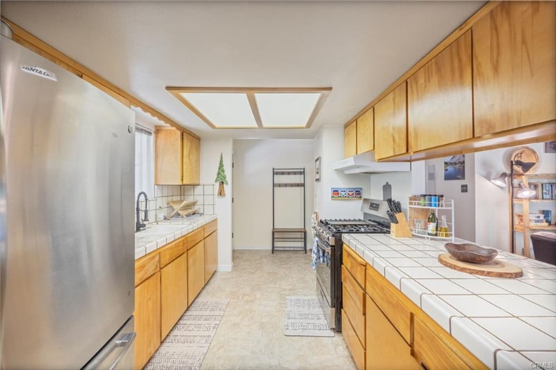 Building Photo - 48220 White Oak Dr