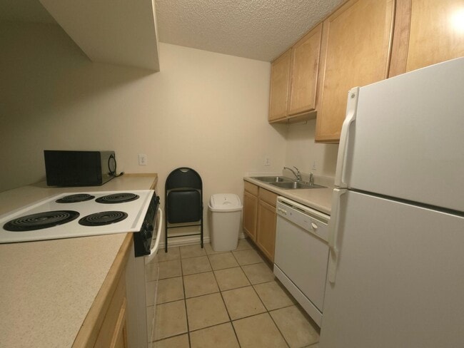 Building Photo - 2707 Valmont Rd