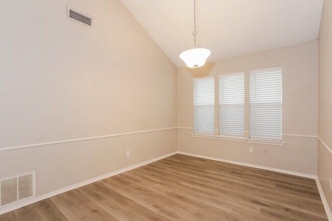 Building Photo - 5704 Stone Meadow Ln