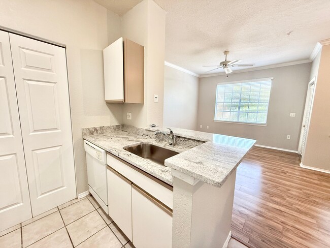 Building Photo - 2564 Robert Trent Jones Dr