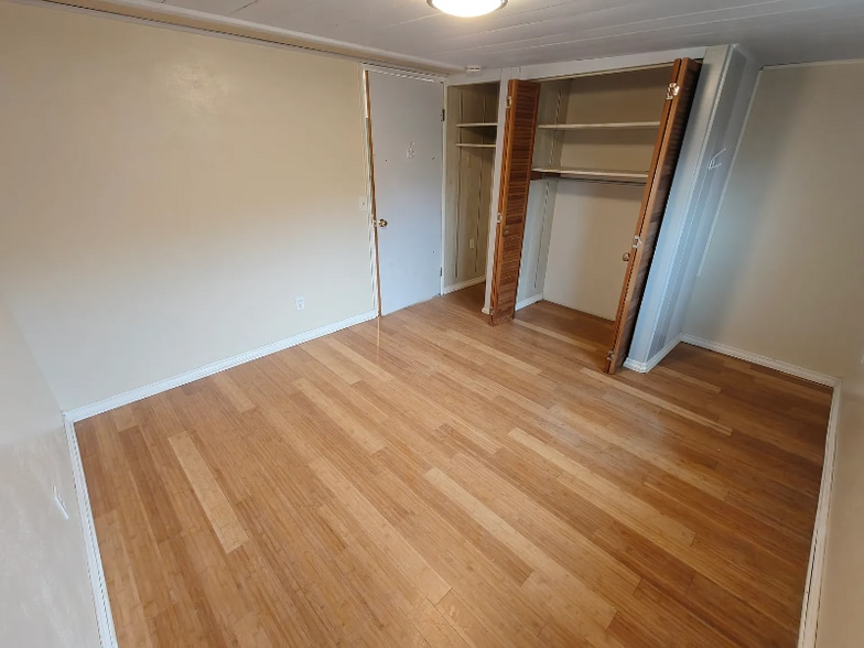 Building Photo - 405 NW Lewisburg Ave