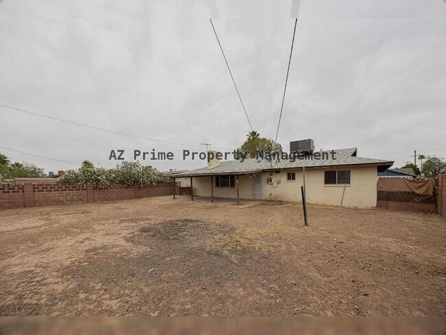 Building Photo - 427 E Malibu Dr