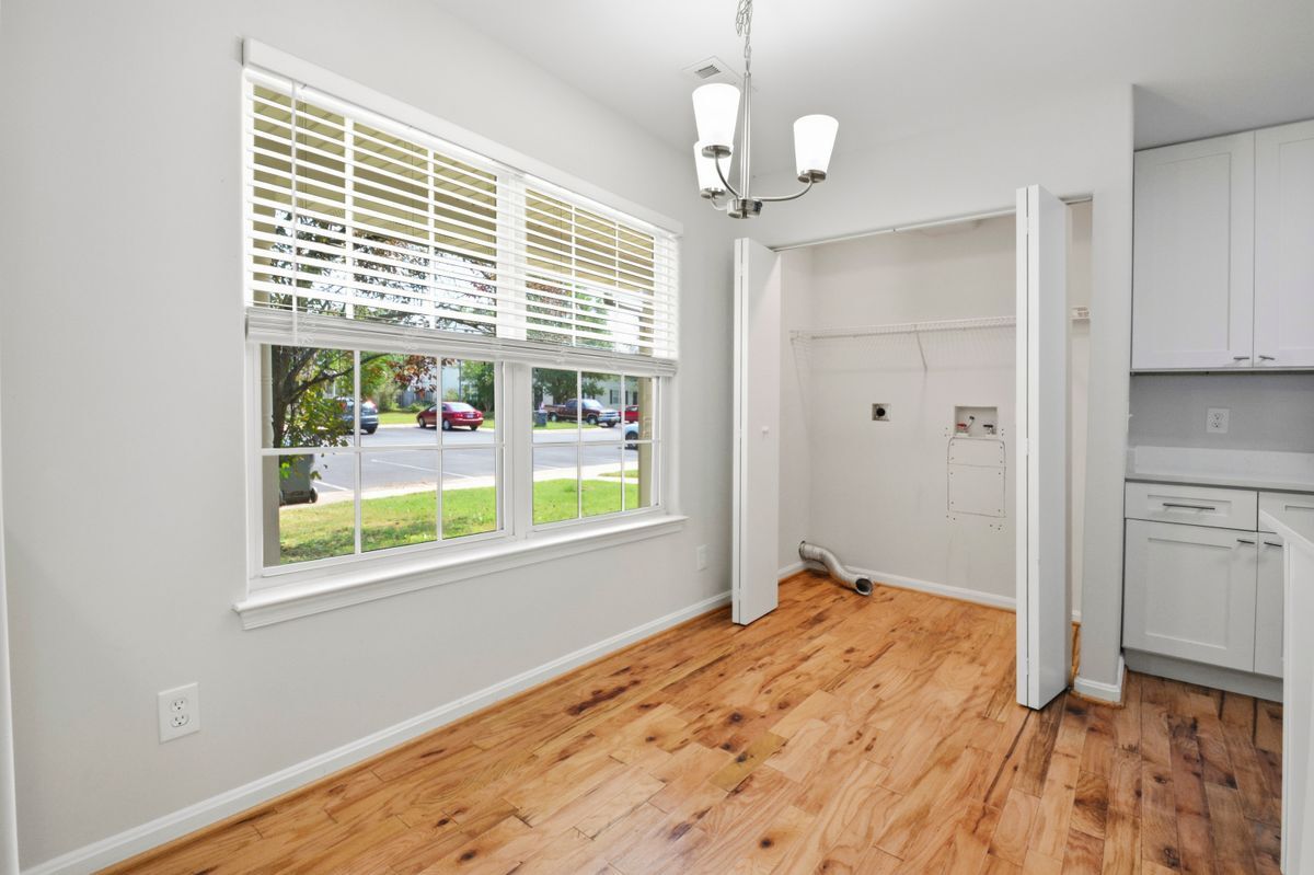 Building Photo - 9922 Matti Hill Ct