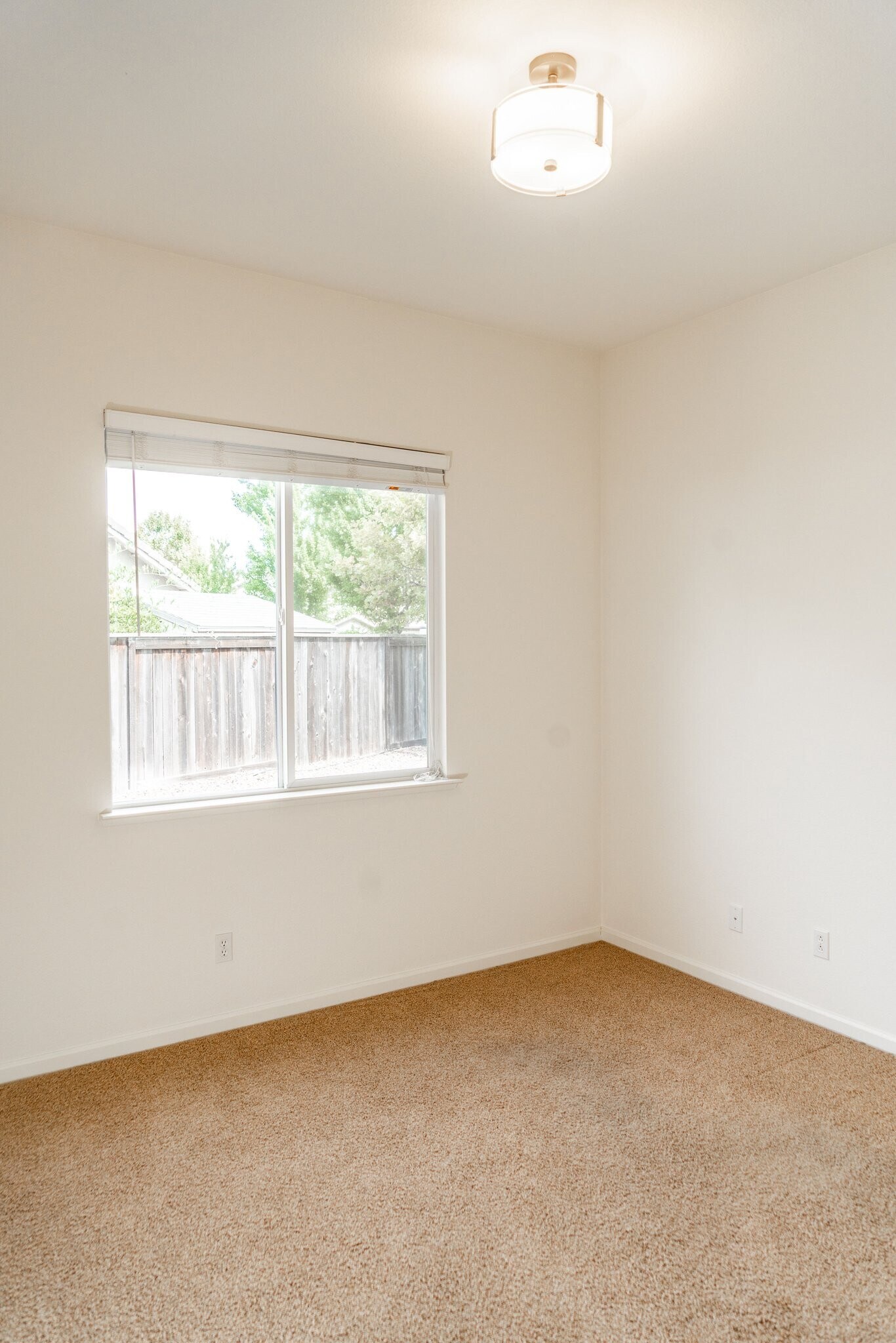 Building Photo - 9560 Nicole Ln