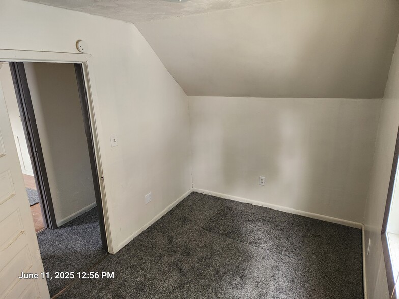 Bedroom 2 - 1111 University Ave