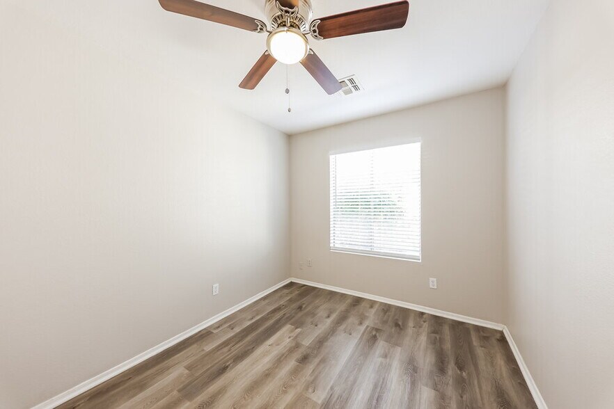 Building Photo - 11335 W Crestbrook Dr