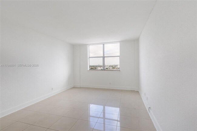 Building Photo - 401 69th St