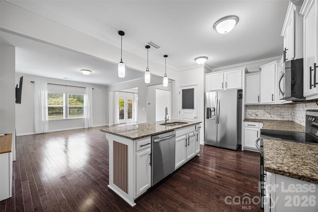 Building Photo - 872 Summerlake Dr