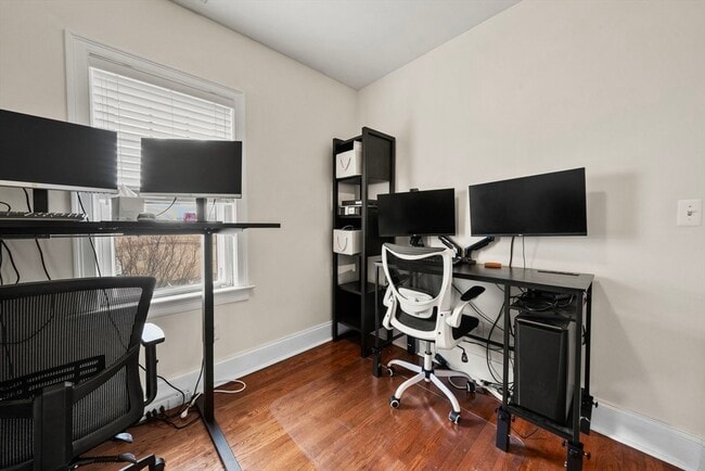 Building Photo - 293 W 2nd St