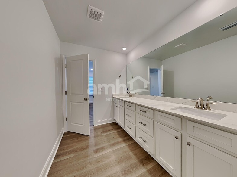 Building Photo - 168 Portside Pk Dr