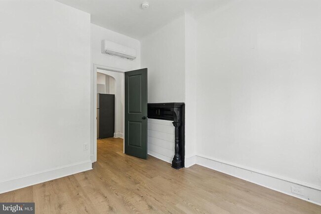 Building Photo - 1217 N 28th St