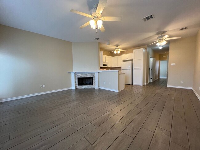 Building Photo - WATERFRONT TOWNHOME ON THE ISLAND!