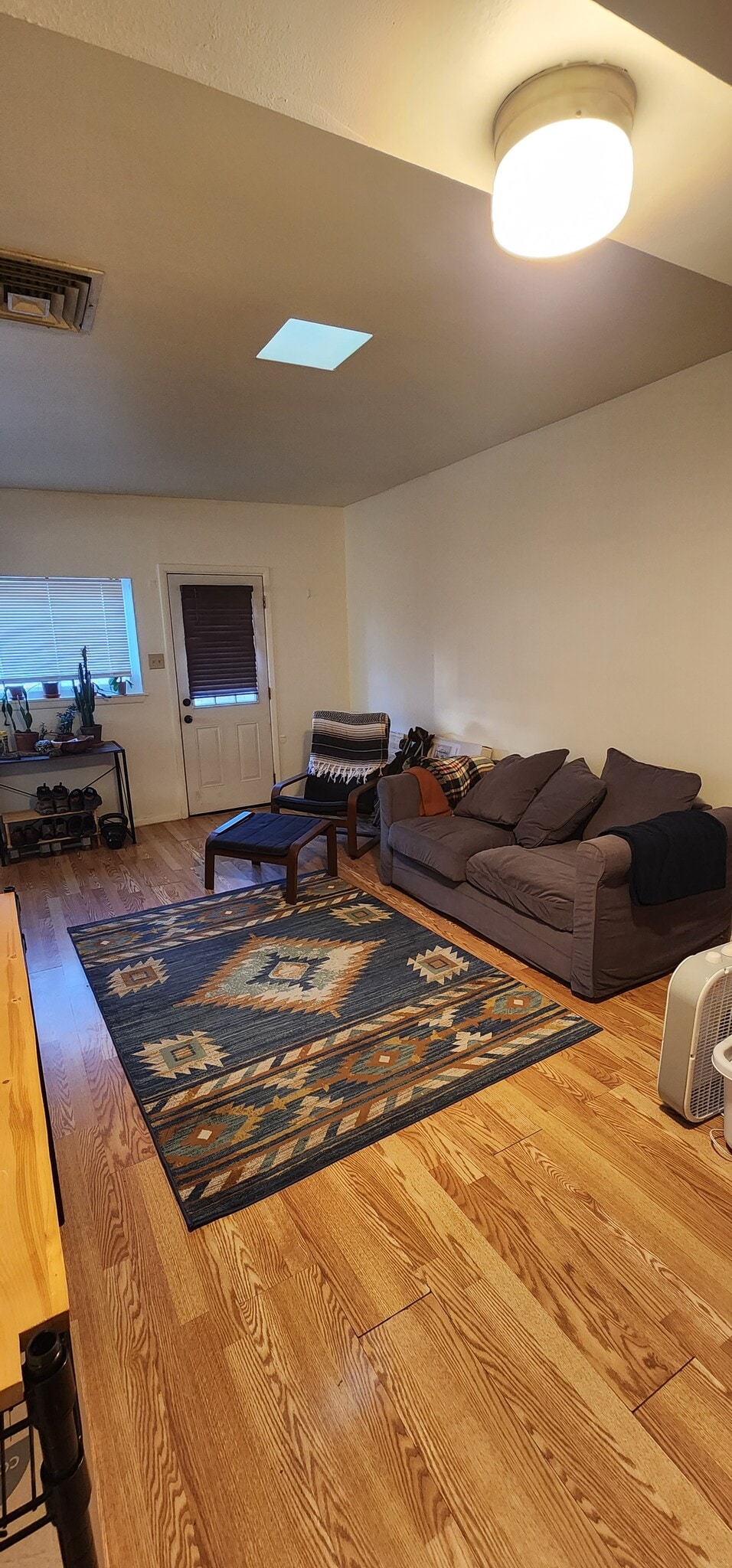 Building Photo - 631 Lafayette Dr NE