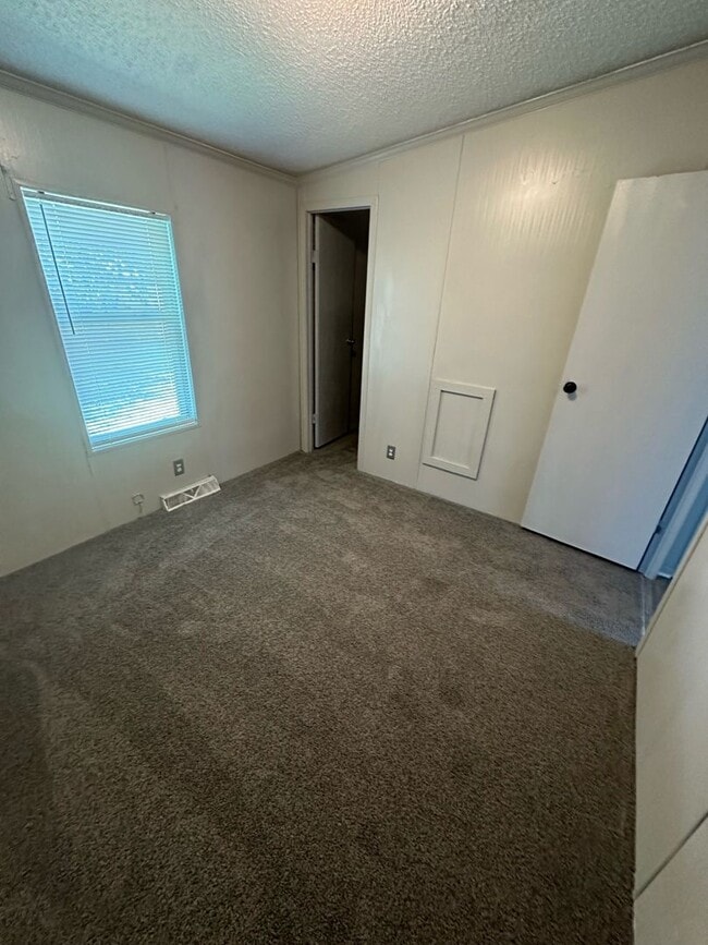 Building Photo - Cozy House for Rent in Muncie