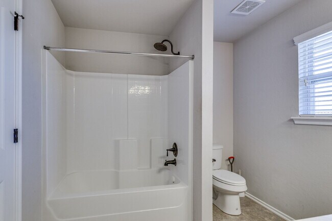 Building Photo - 1308 Heathrow Way