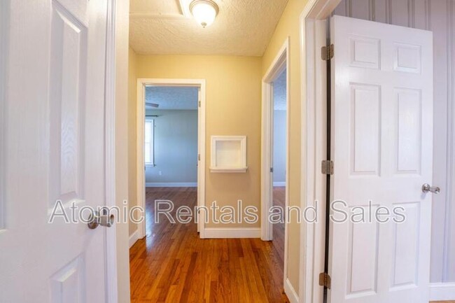 Building Photo - 815 Julianne Dr