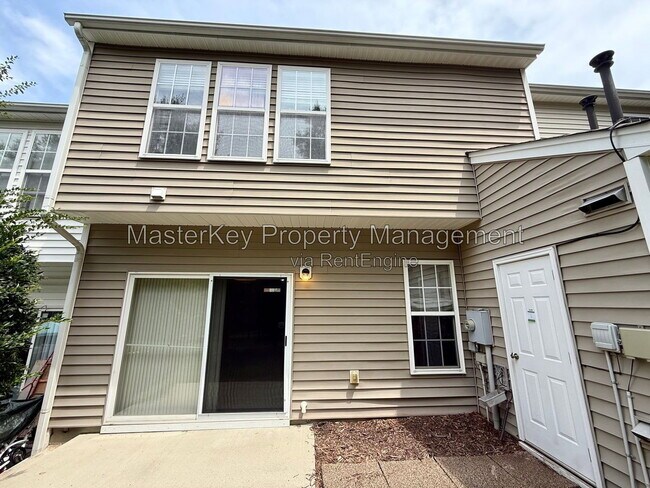 Building Photo - 414 Walnut Woods Dr