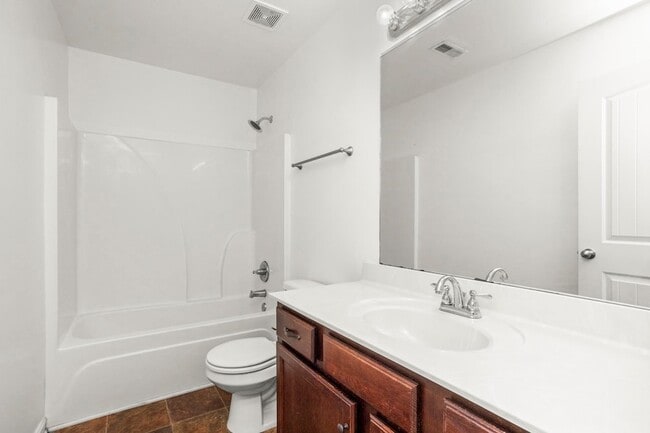 Building Photo - 1330 Benley St
