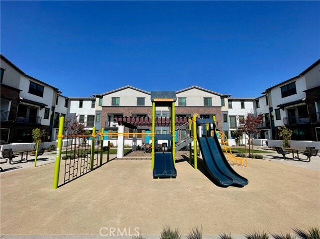 Building Photo - 6983 Cottonwood Ln
